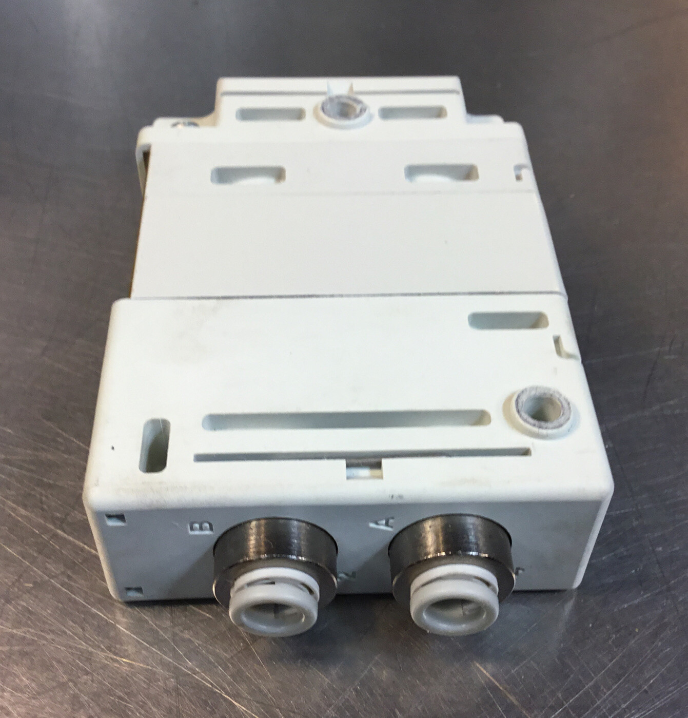 SMC VQ2000-FPG Pneumatic Valve 6D-1