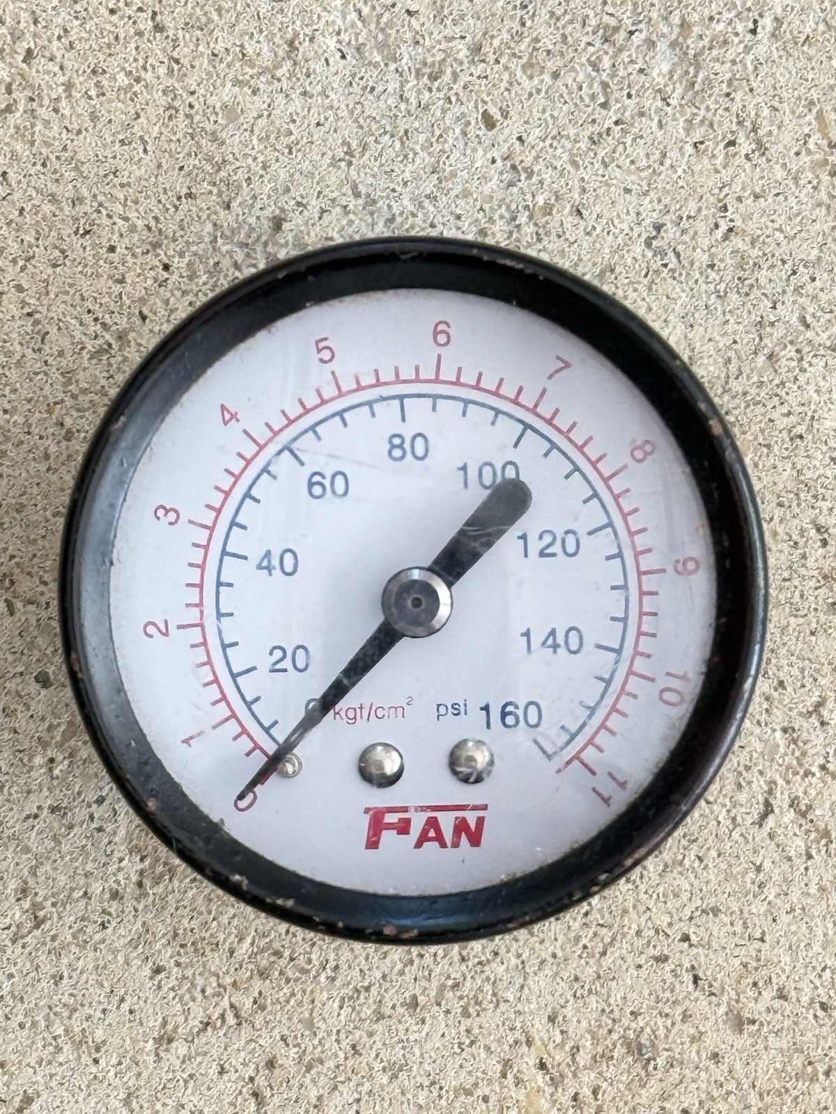 PRESSURE GAUGE 0-160 PSI
