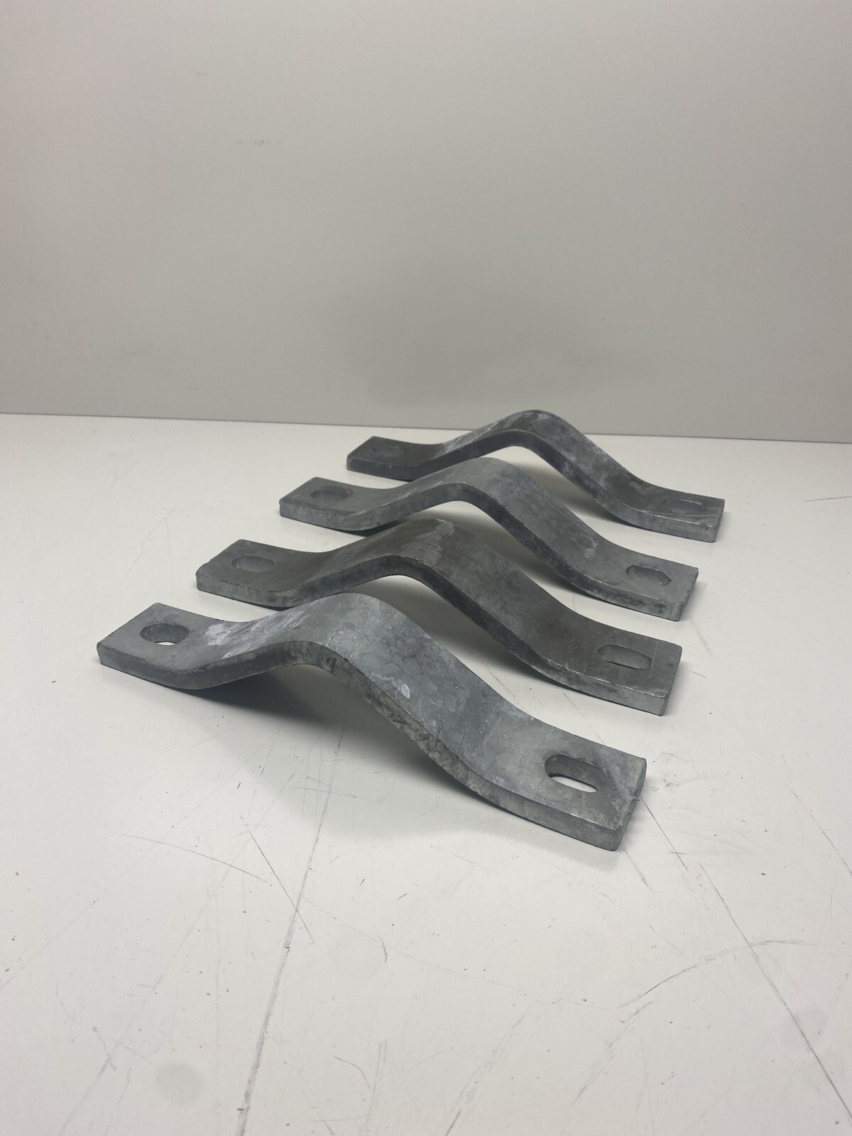 NEWAVE Tower Components AM1022-24 Adjustable Tapered 24″ Stand Off Pipe Mount