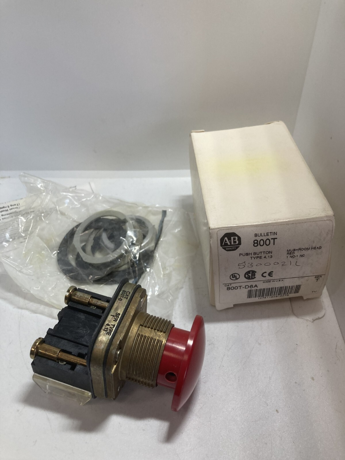 ALLEN BRADLEY 800T-D6A PUSHBUTTON RED MUSHROOM HEAD 1NO/1NC SERIES T NIB