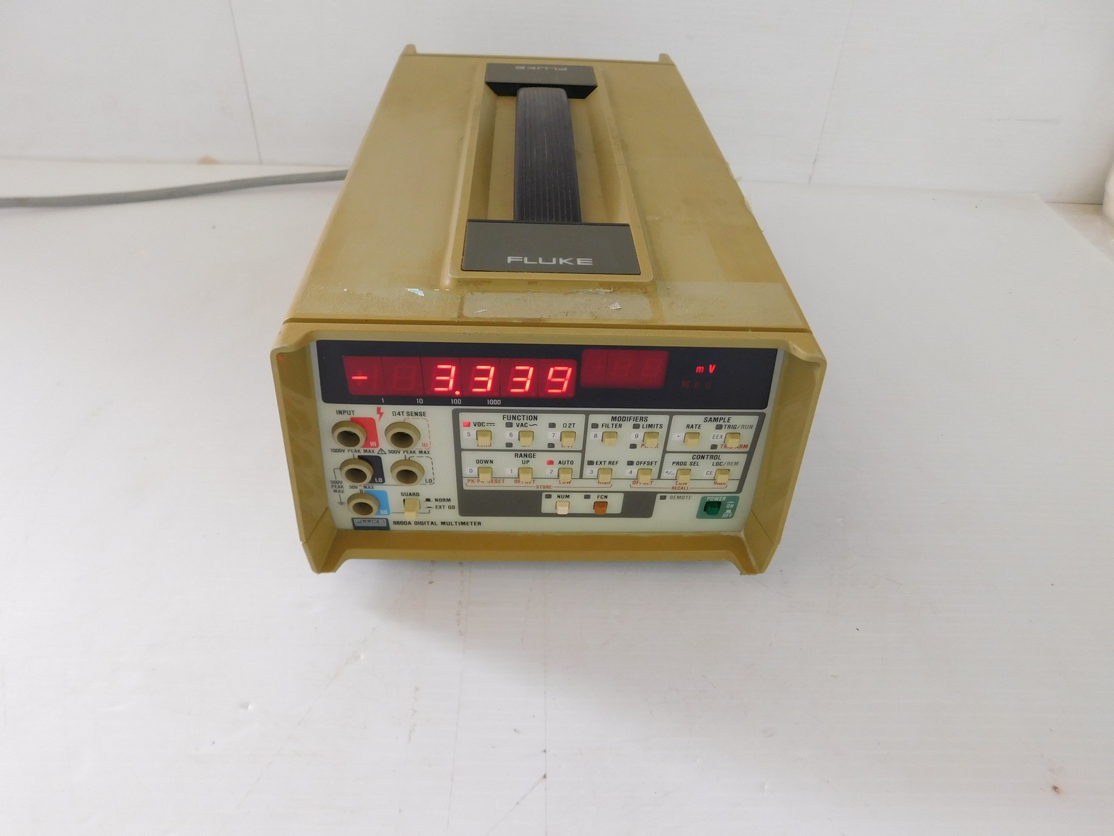 FLUKE 8860A DIGITAL MULTIMETER (IHB89)
