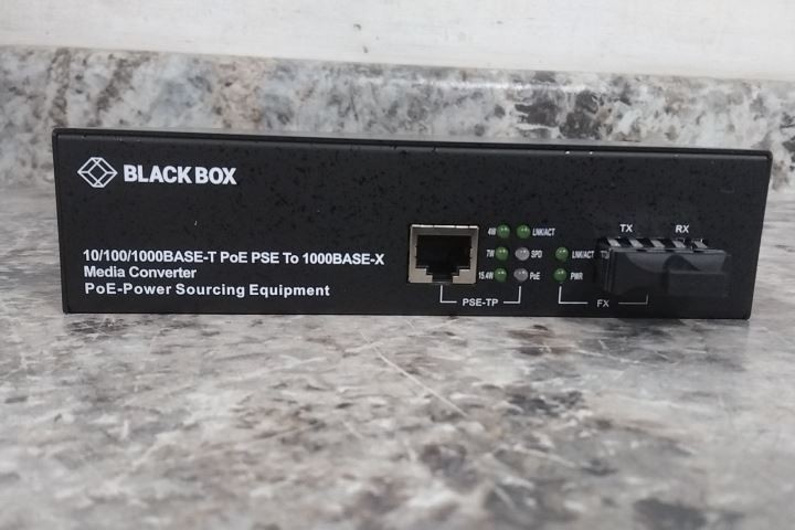 Black Box LPS500A-MM-SC-R2 10/100/1000 BASE-T PoE PSE to 1000BASE-X Converter