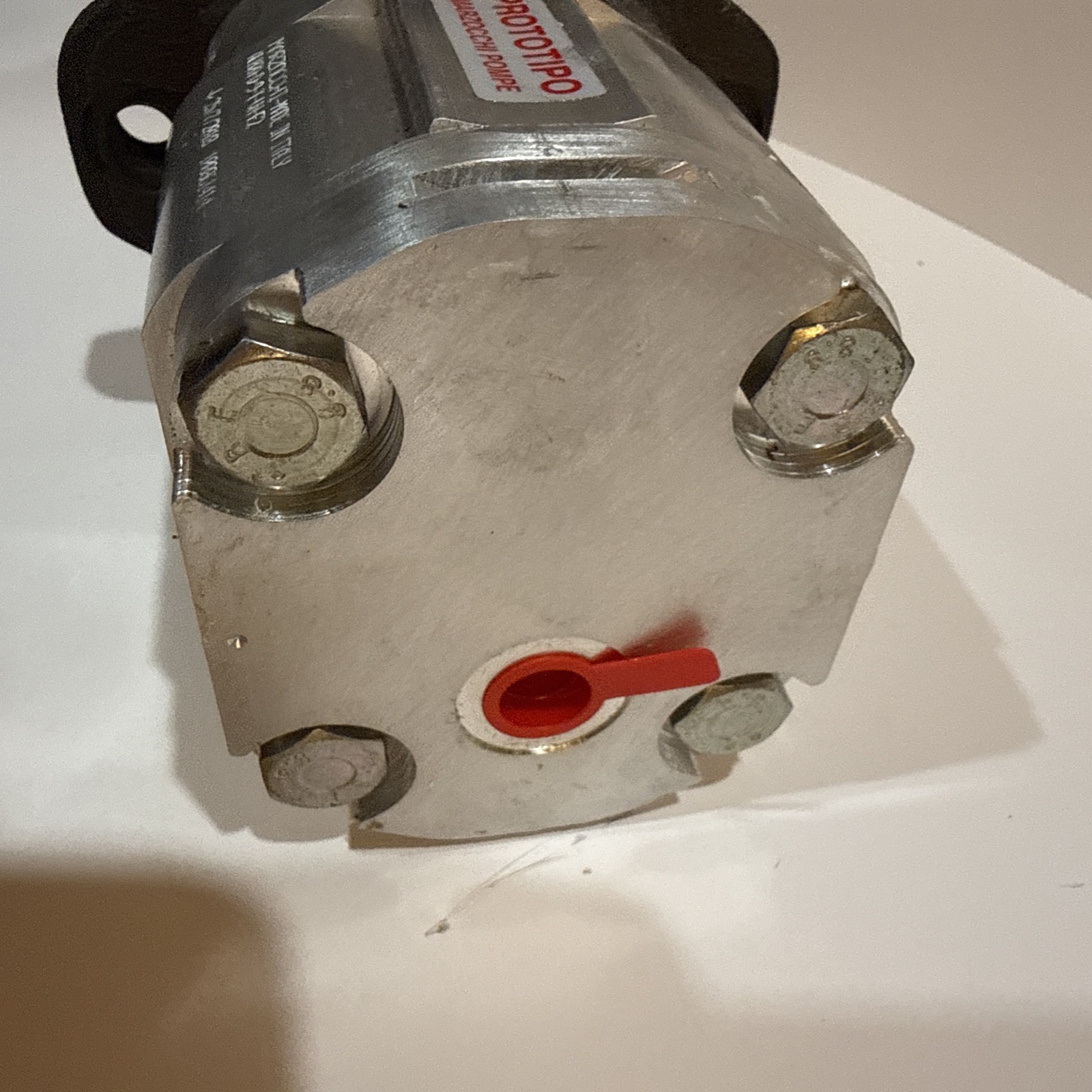 Marzocchi ALM2A-D-9-T-VN-E2 External Gear Pump Bidirectional 5/8″ Bore x 5/32″