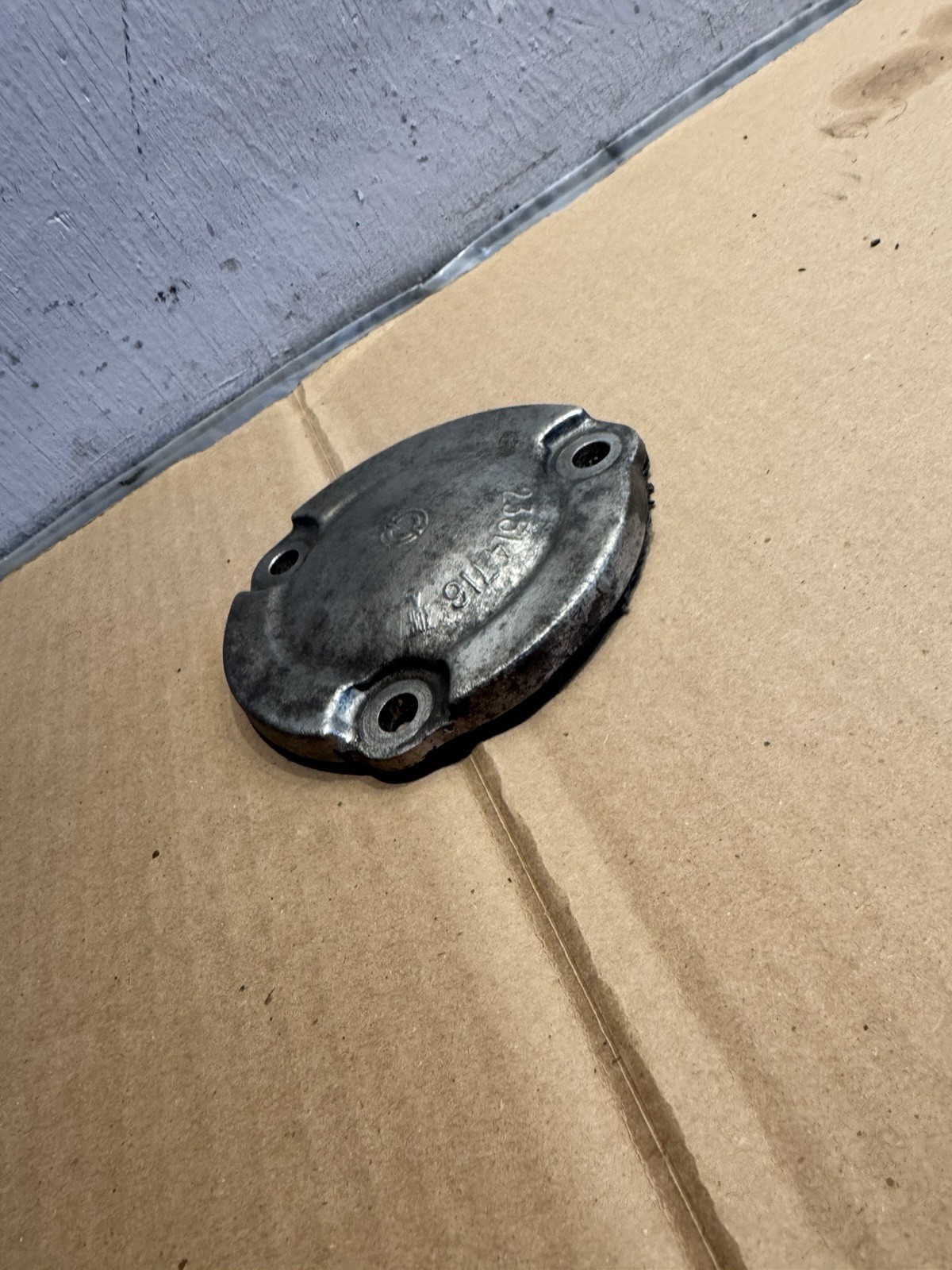 Detroit Diesel Engine Camshaft Cover Bearing Cap 23514716 Series 60 OEM