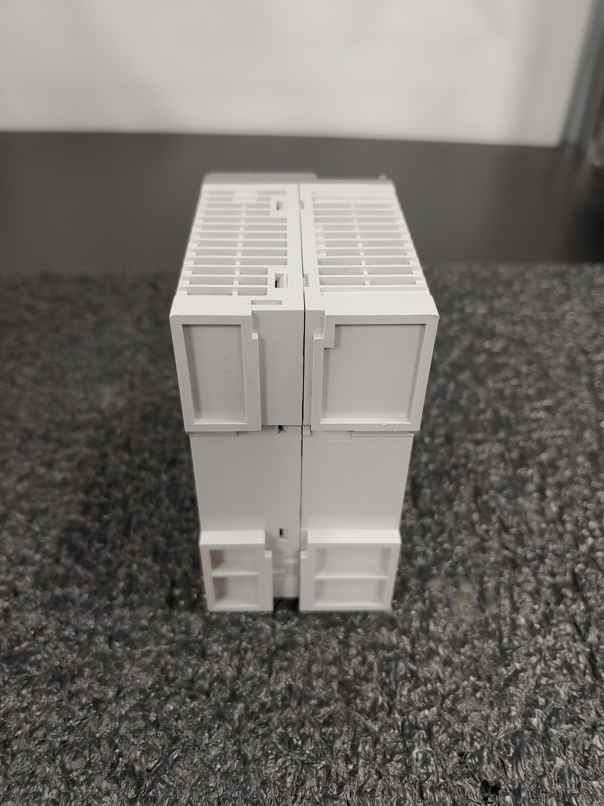 IDEC MICROSMART PENTRA FC5A-D16RS1 PLC 16I/O CPU Relay/Src Output Module