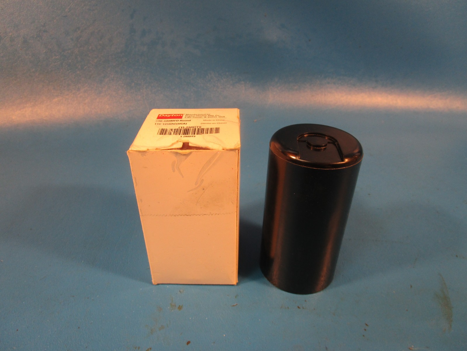 Dayton 2MDT9, Motor Start Capacitor, 400-480 MFD, Round