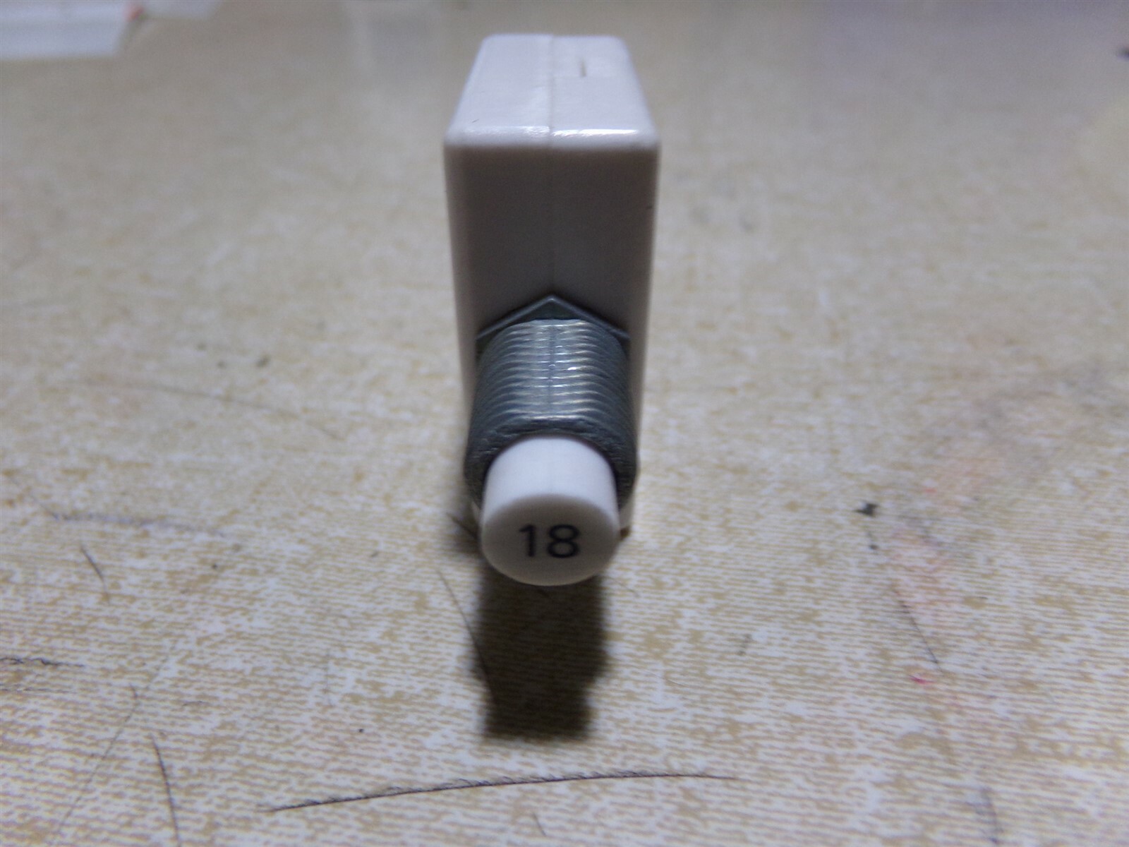 NEW Mechanical Products 1600-149-180 18A Circuit Breaker *FREE SHIPPING*
