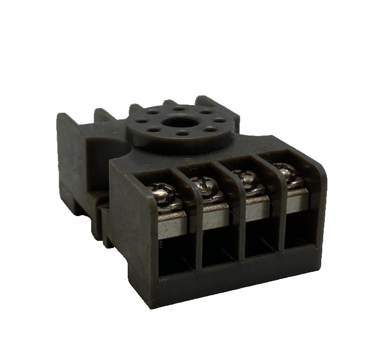 R&C RC-27E122 RELAY SOCKET 8 PIN 10 AMPS 300 VOLTS