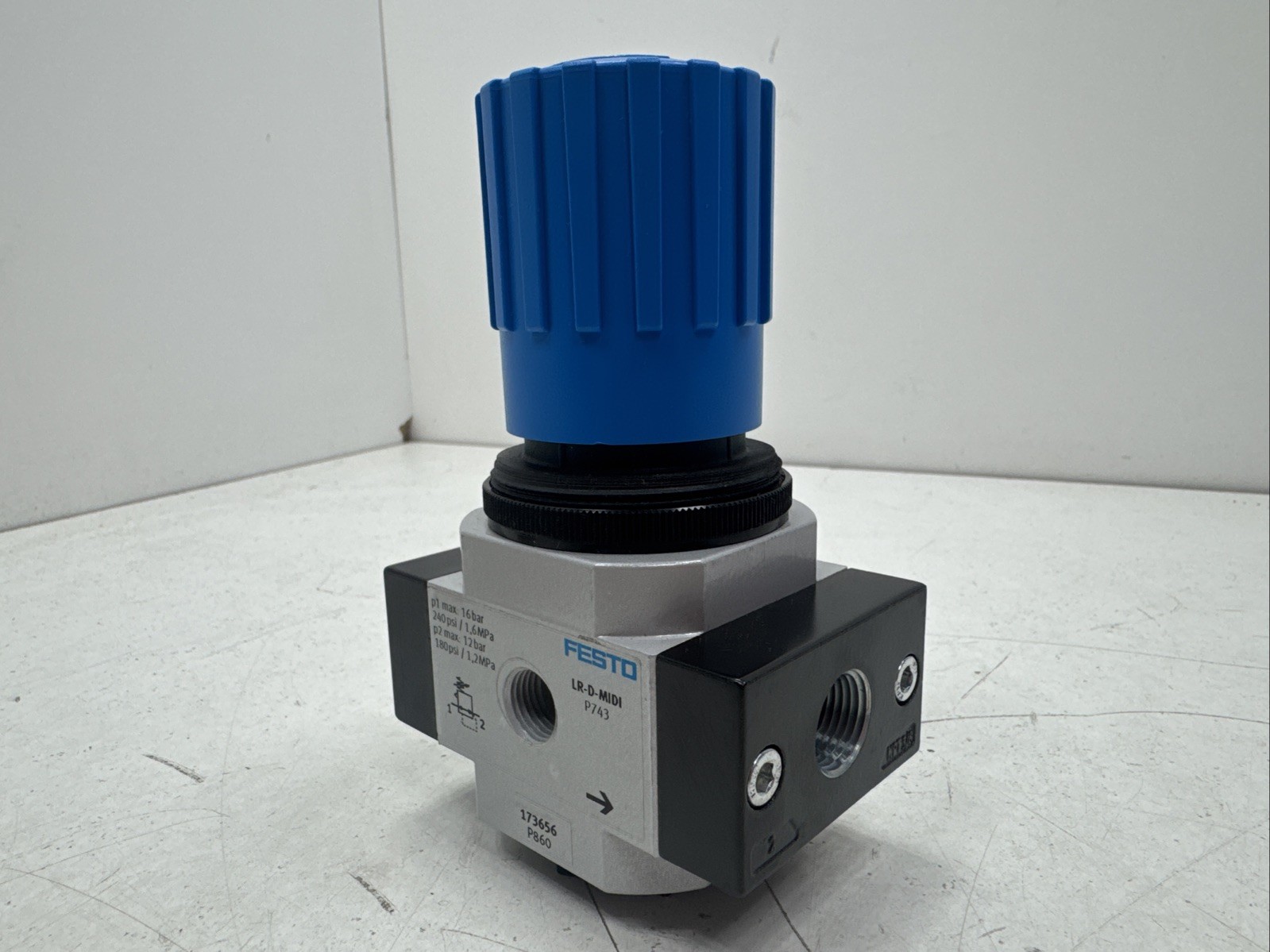 Festo LR-D-MIDI P743 / LR-3/8-D-MIDI-NPT / 173656 Pressure Regulator with Gauge