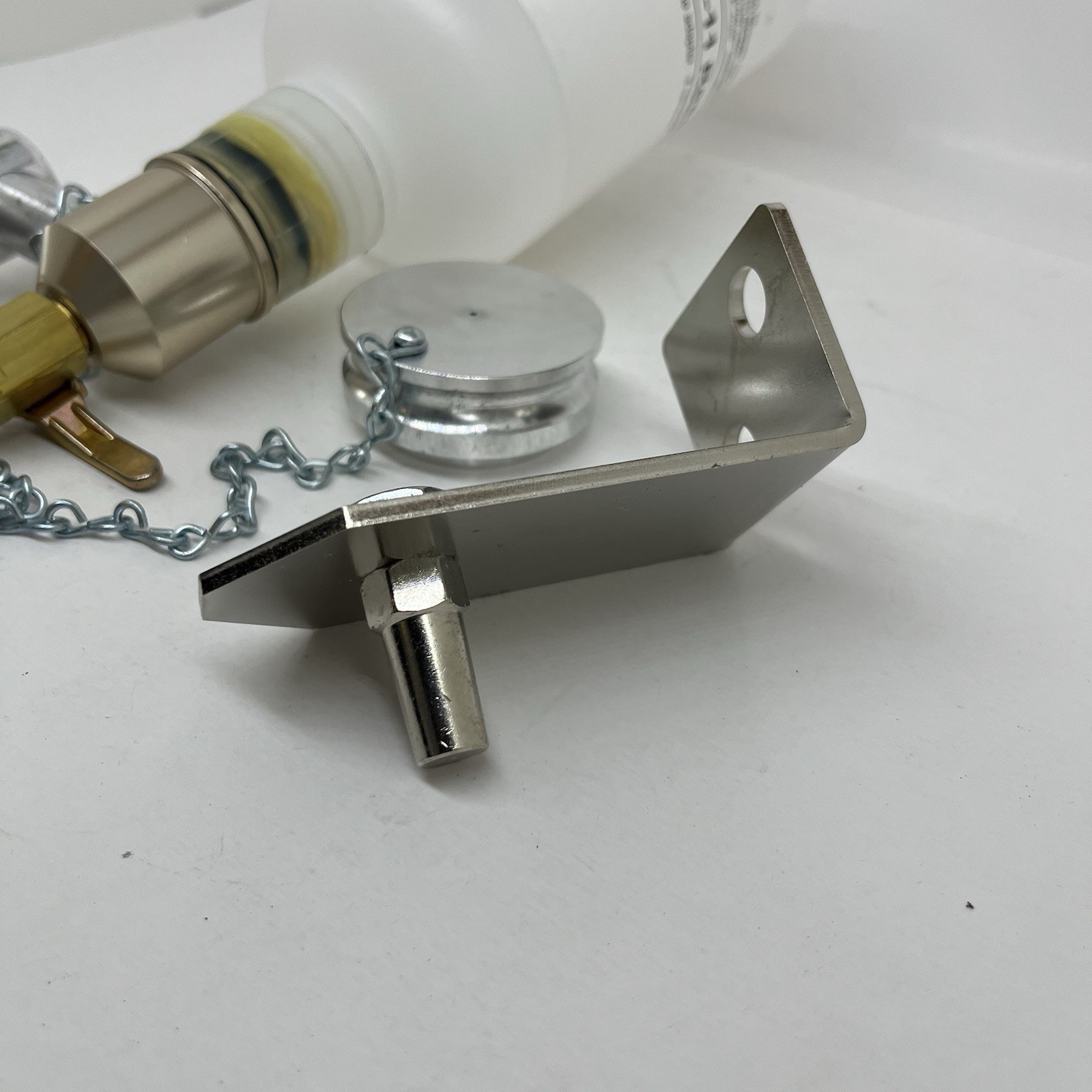Carco ES-374-RQ-11 Reservoir Feeder Plastic Bottle W/ Mounting Bracket New