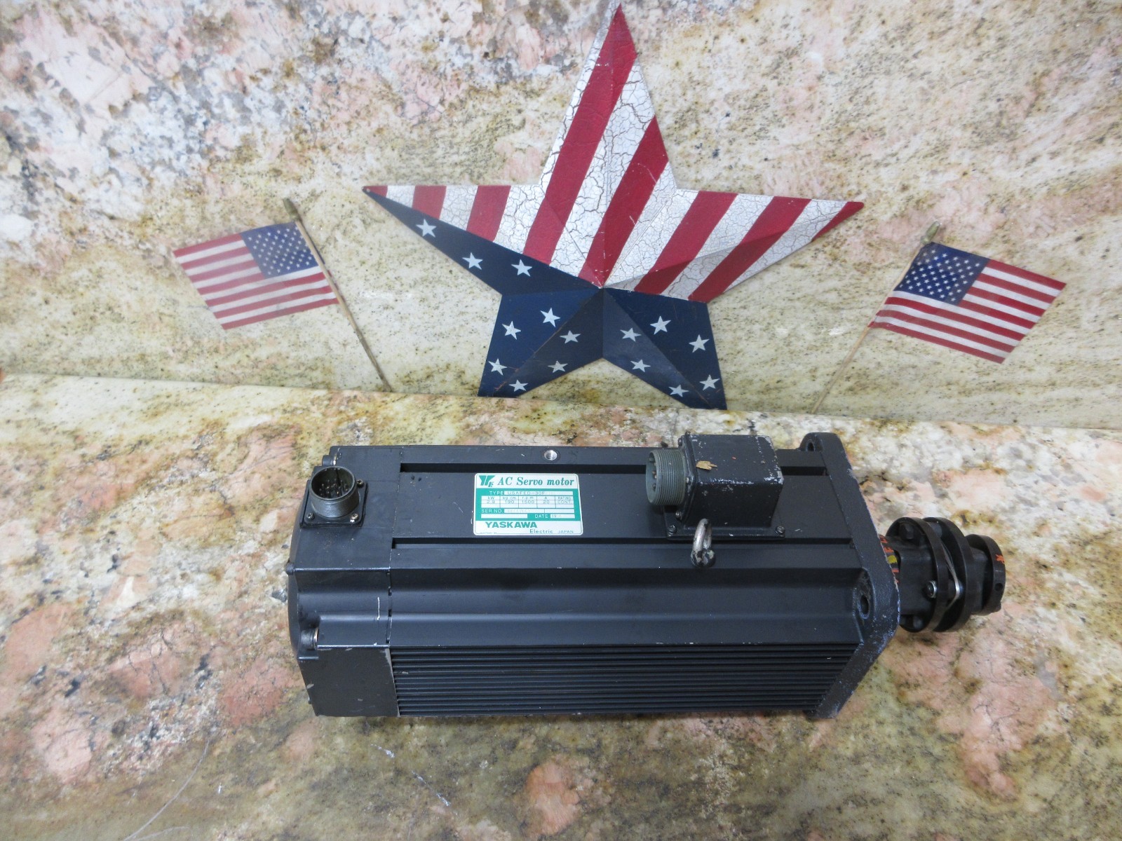 *SPECIAL PRICE* YASKAWA MOTOR USAFED-30FB20E ENCODER UTOPI-500UB WARRANTY