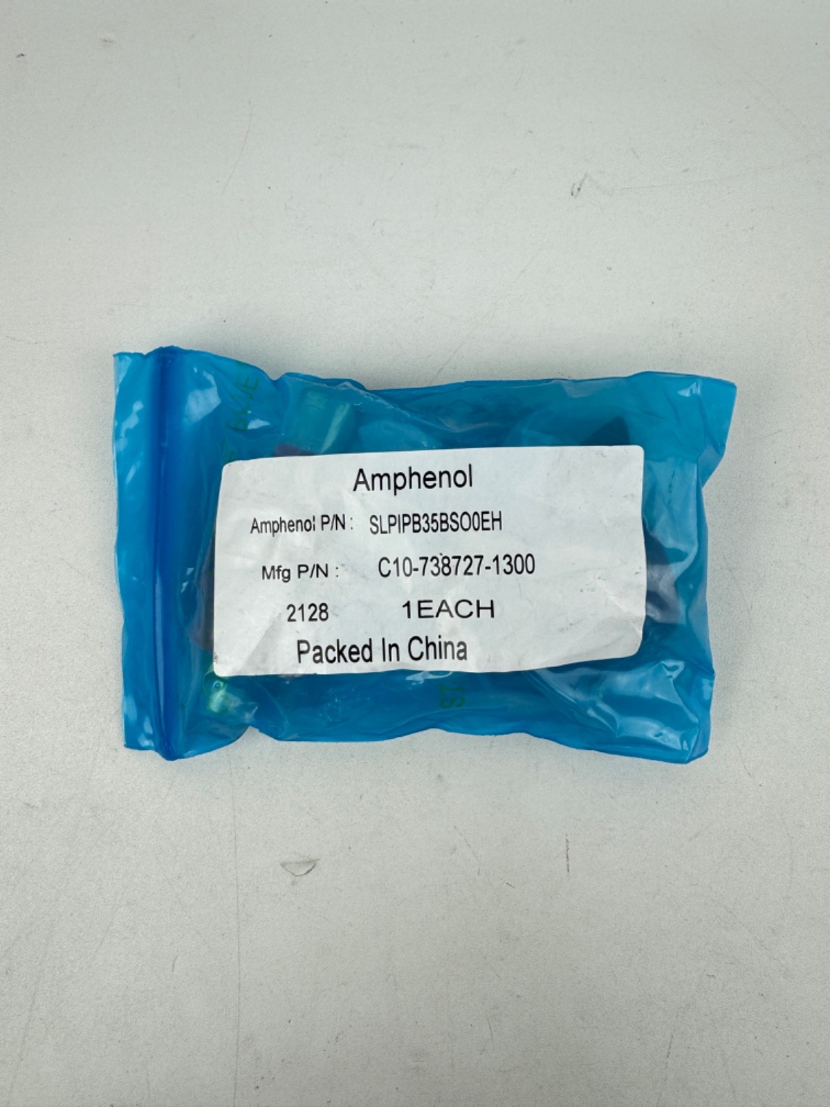 Amphenol SLPIPB35BSO0EH / C10-738727-1300 Surlok Plus 8.0MM Straight Plug