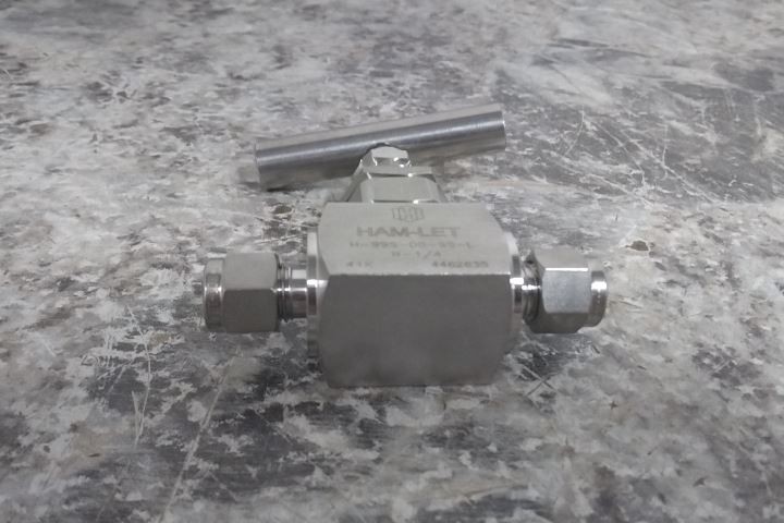 Ham-Let H-99S-00-SS-L-R-1/4 1/4 In Pipe Size Plumbing Needle Valve