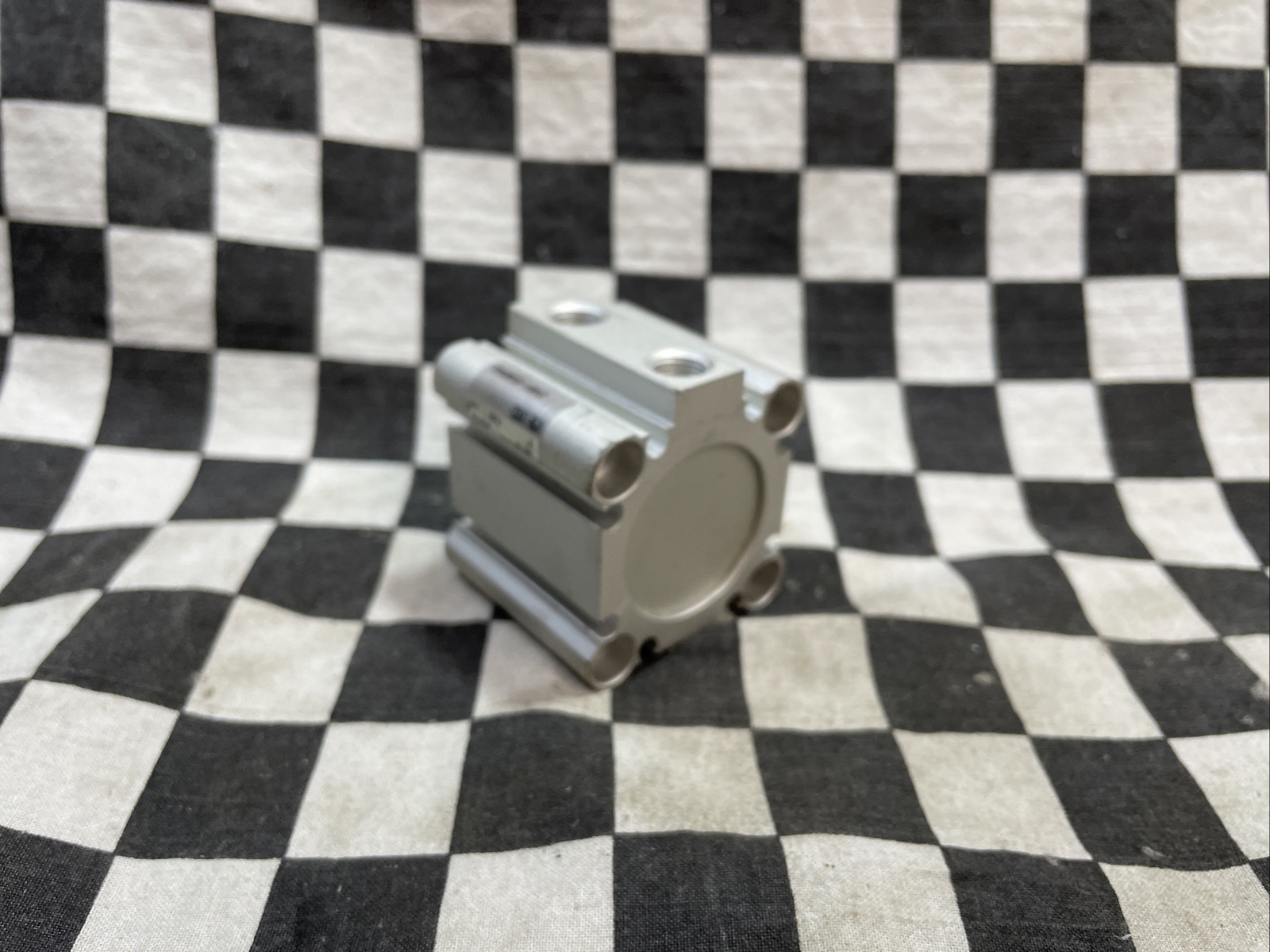 SMC CDQ2B32-10DCZ, CDQ2B3210DCZ, CQ2-Z COMPACT CYLINDER, SHIPSAMEDAY#124E3