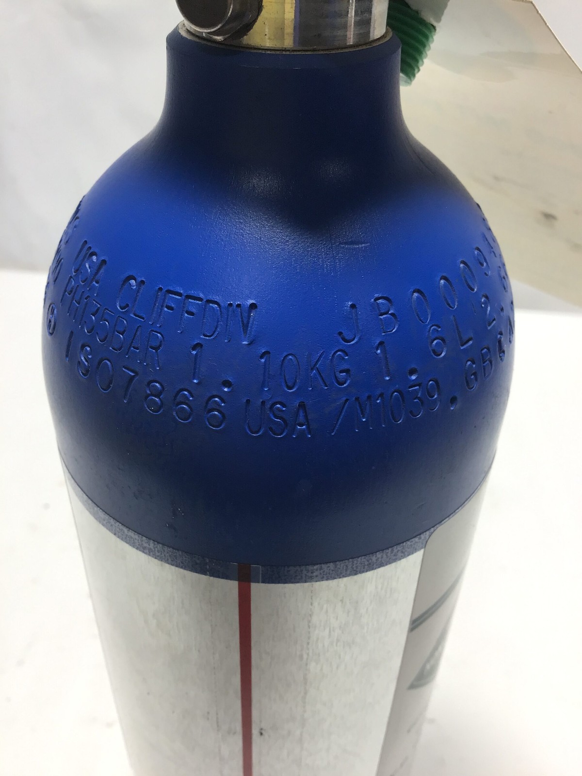 W.B. Wells Co. Inc. 116ES-252-2 116-Liter Refillable Calibration Gas Cylinder