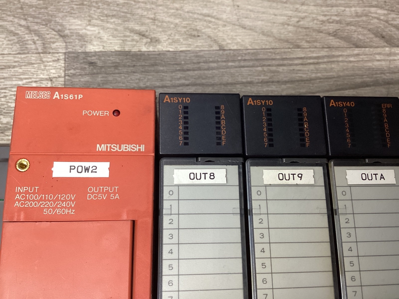 Mitsubishi Melsec Base A1S61P (3) A1SY10 (3) A1SY40 A1S68B #103A161PR2