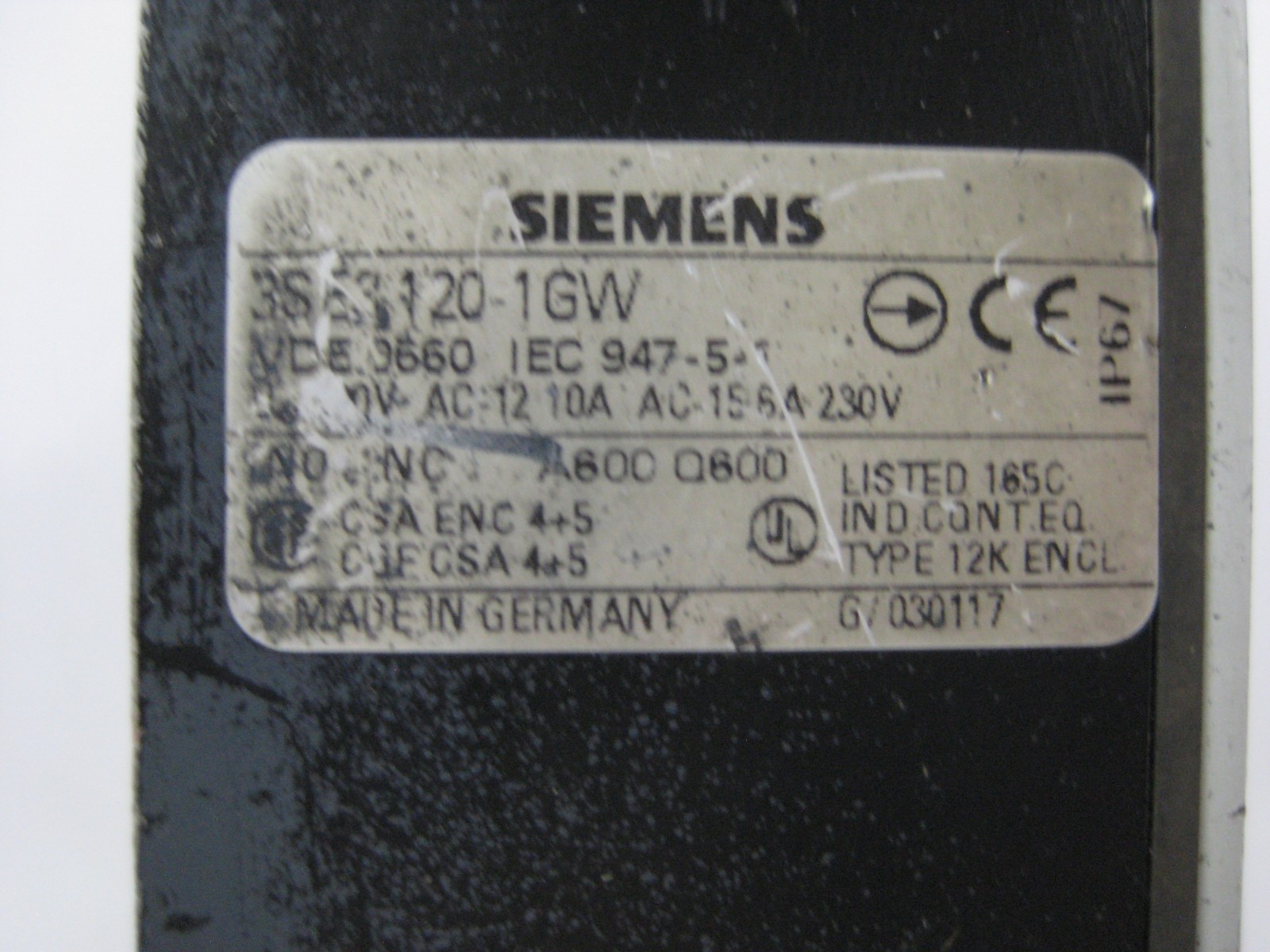 SIEMENS 3SE3120-1GW TRAVEL SWITCH (AS PICTURED) UNMP