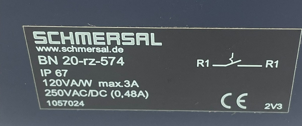 NEW SCHMERSAL BN 20-RZ-574 MAGNETIC SENSOR IP67 BN20RZ574