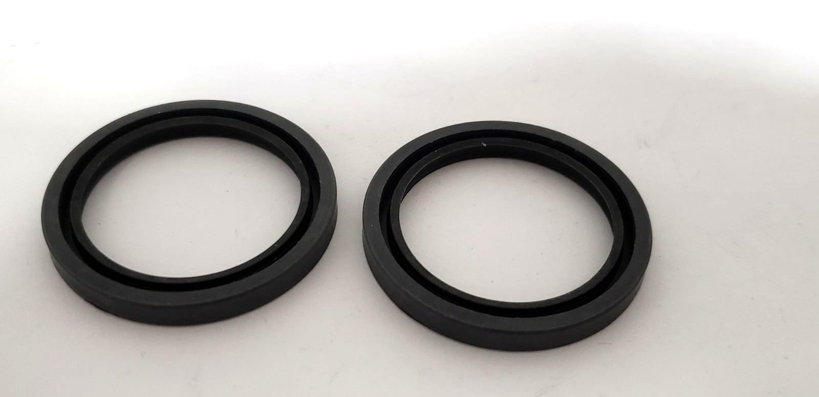 INA SD29X38X4A OIL-SEAL RUBBER, DOUBLE LIP, 29mm x 38mm x 4mm (LOT OF 2) NNB