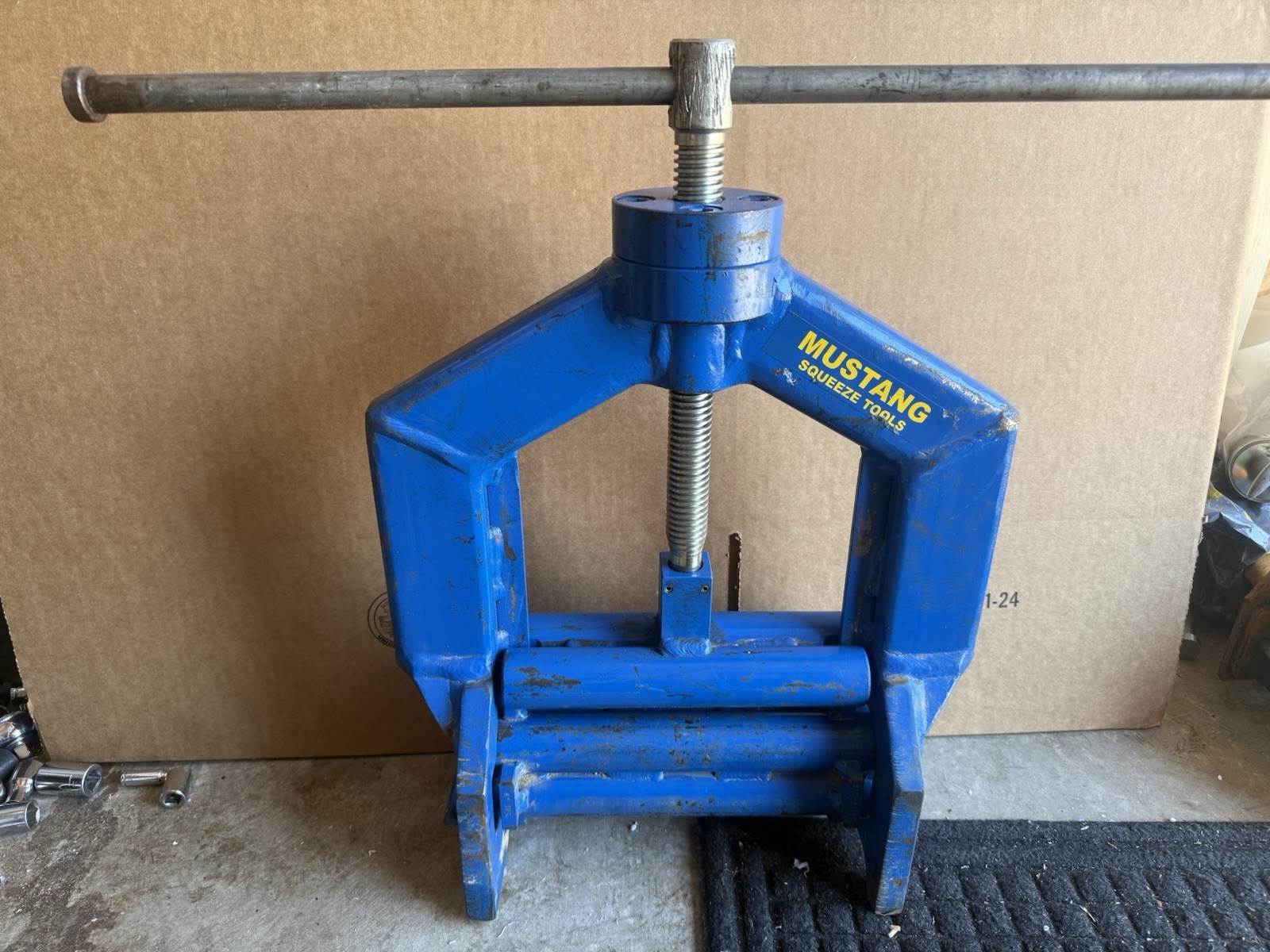 MUSTANG DBS-44F POLYETHYLENE PIPE ZQUEEZE TOOL 2” 3” 4” 4” IPS Used Re/All Des/