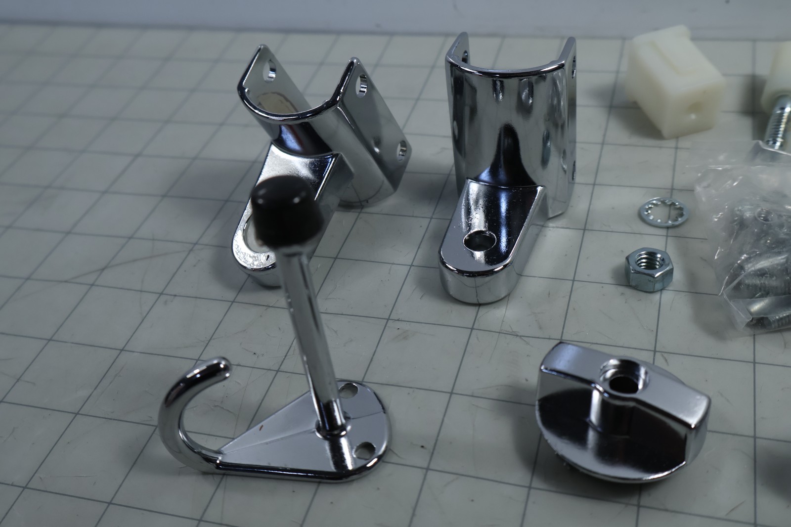 Global 40-8513500G Standard Door Hardware Kit Chrome Finish NEW