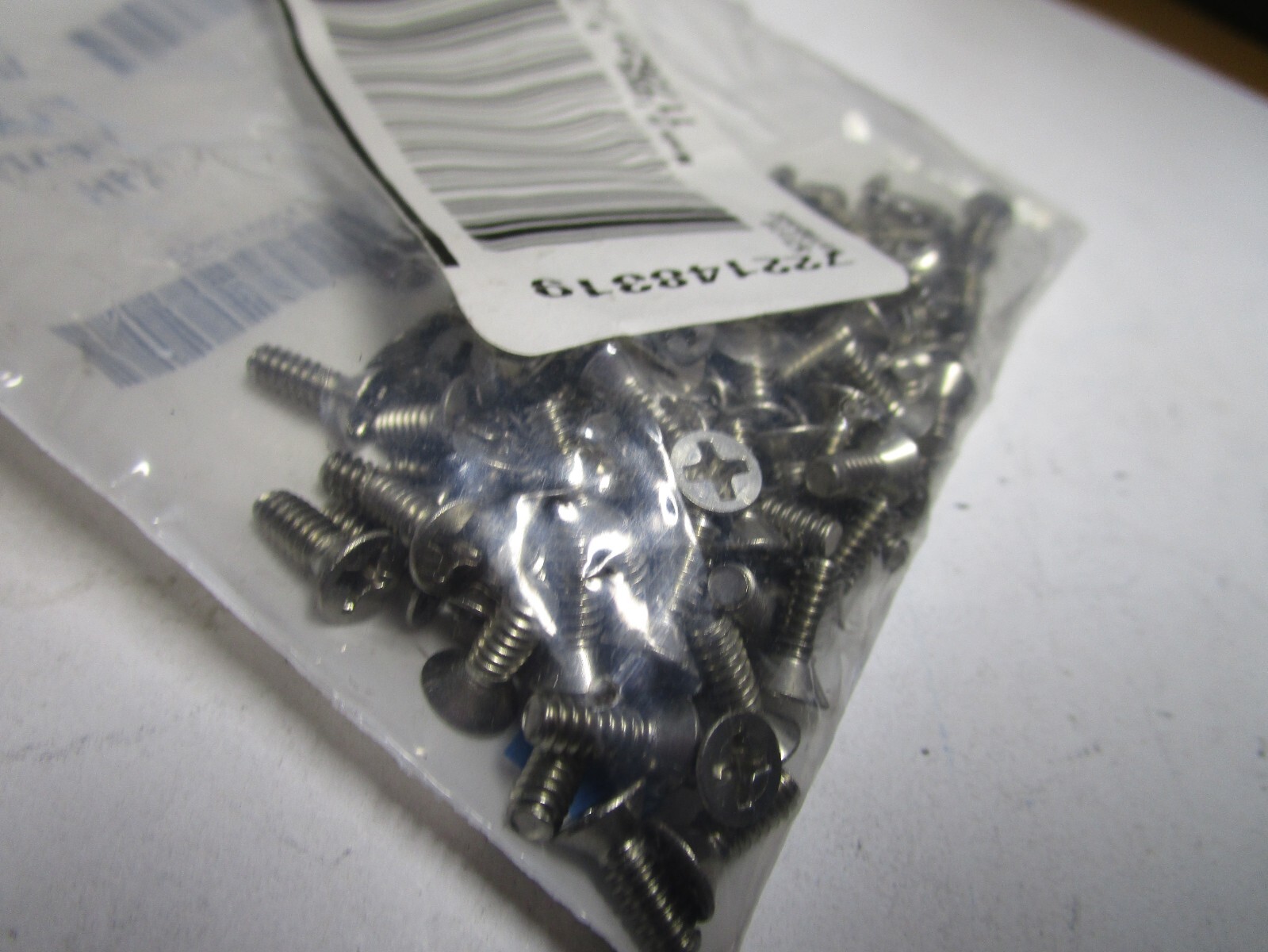 #6-32 x 3/8″ Phillips Flat Head Grade 18-8 Stainless Steel Machine Screw QTY 100