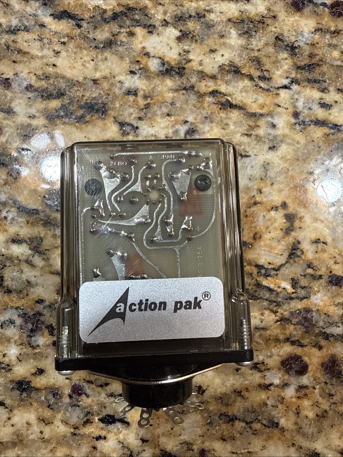 NEW ACTION PAK 3240-118S INPUT 4-20MA DC OUTPUT 0-50MA DC 120 VAC PWR