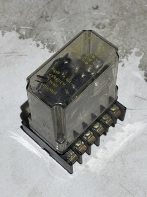 Struthers-Dunn A311XBXP Plug in Relay