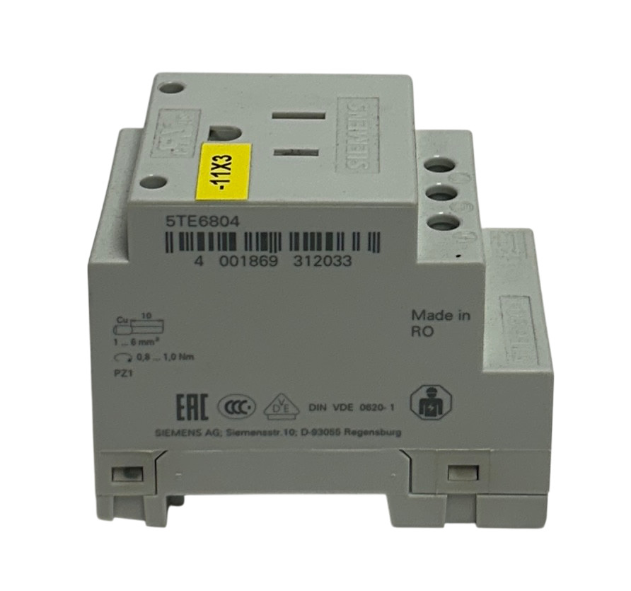 SIEMENS 5TE6804 OEM SOCKET OUTLET 15A 125VAC SenSchuko SOCKET USNP