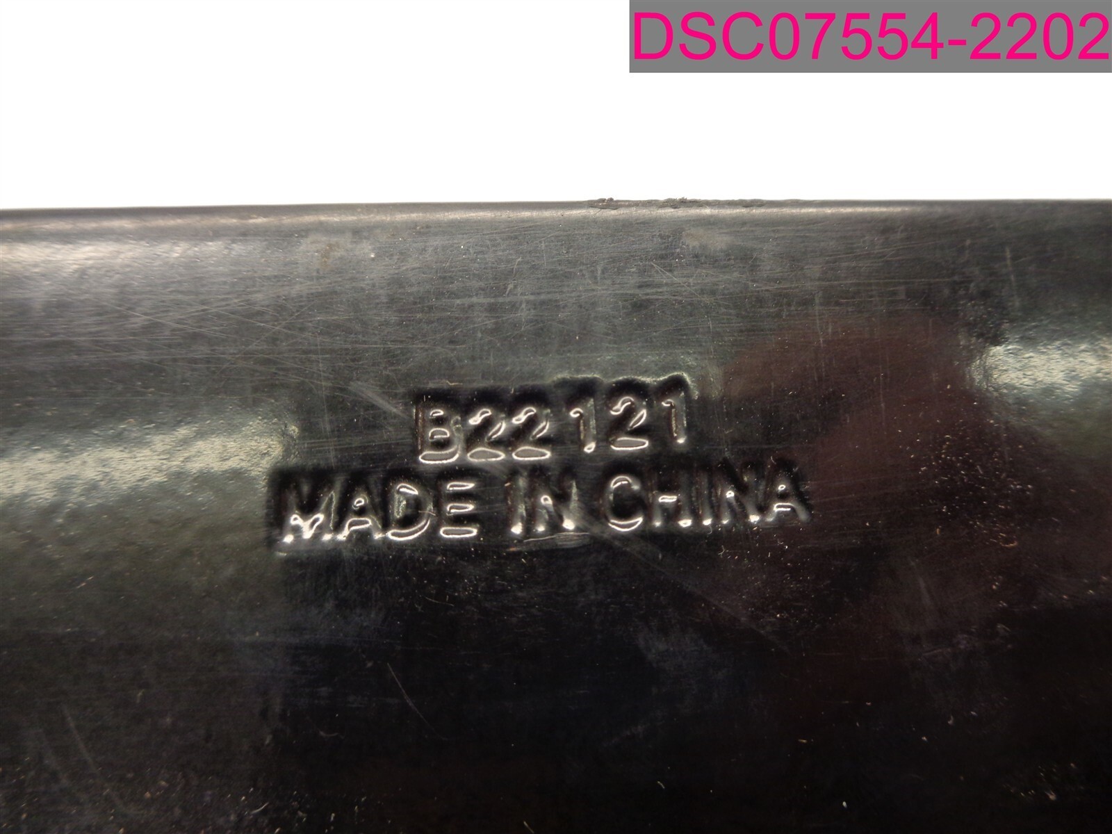 B22121, Black Metal 34-1/4″L x 2-1/2″ x 2-1/2″, 9/16″ Thread