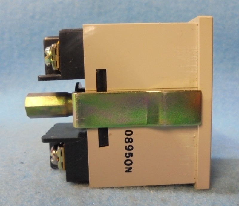 OMRON TIME COUNTER, H7ET-BV, 5-30 VDC INPUT, 0.0 – 999999.9 HOURS, 7 DIGITS