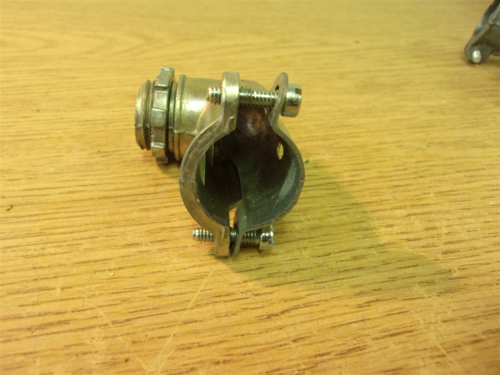 NEW Halex L110-1 Squeeze Clamp Connector *FREE SHIPPING*
