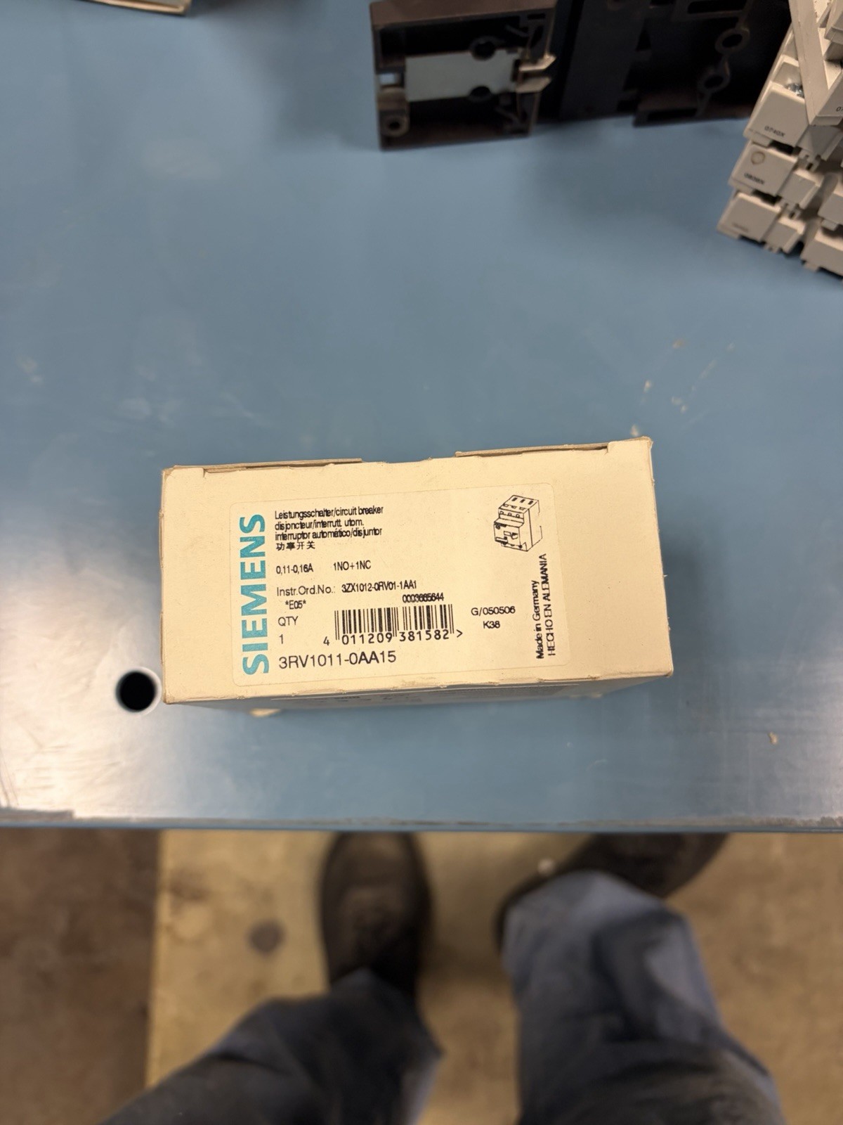 NEW Siemens 3RV1011-0AA15 2.1A Circuit Breaker 3RV10110AA15