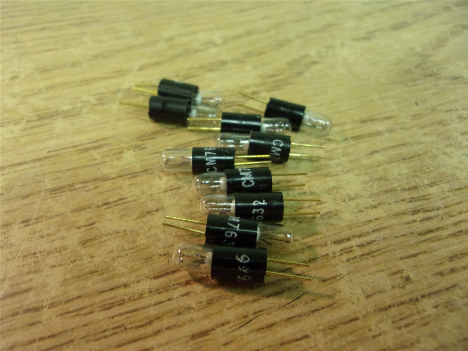 NEW Chicago Miniature /CM 7632 Light Bulbs, Lot of 10 *FREE SHIPPING*