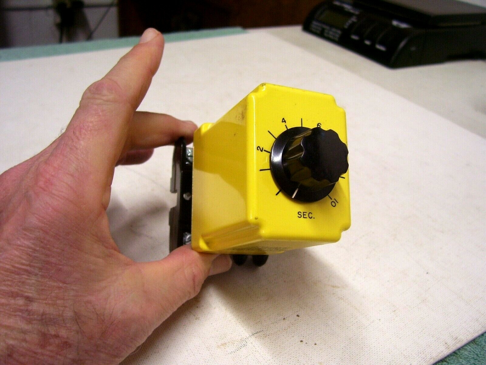 AMF Potter & Brumfield Timed Delay Relay CDD-38-30003 24vdc Yellow