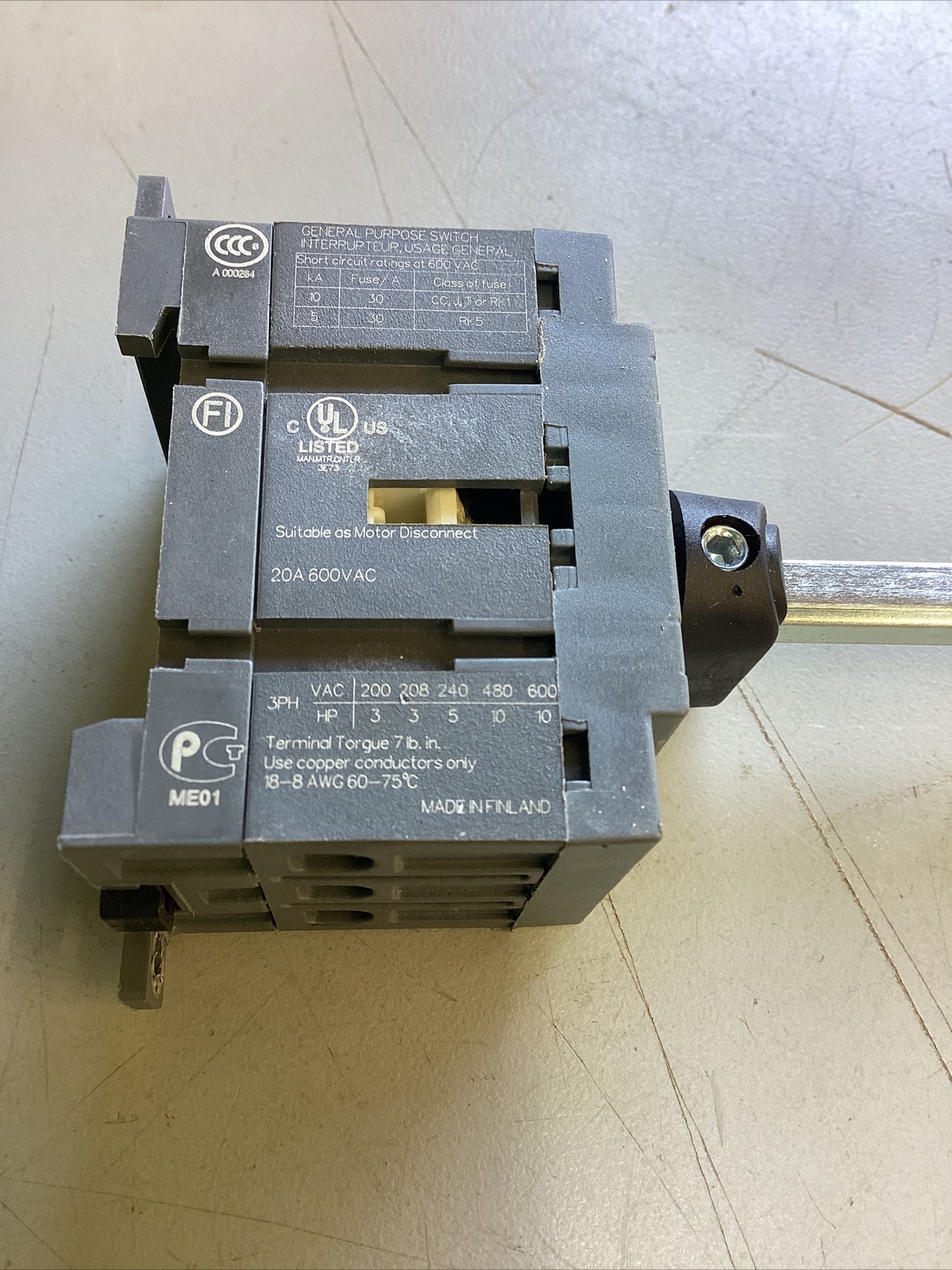 ABB OT16F3 DISCONNECT SWITCH 3-POLE 600V 50/60HZ 20A. &km38 SQ-D
