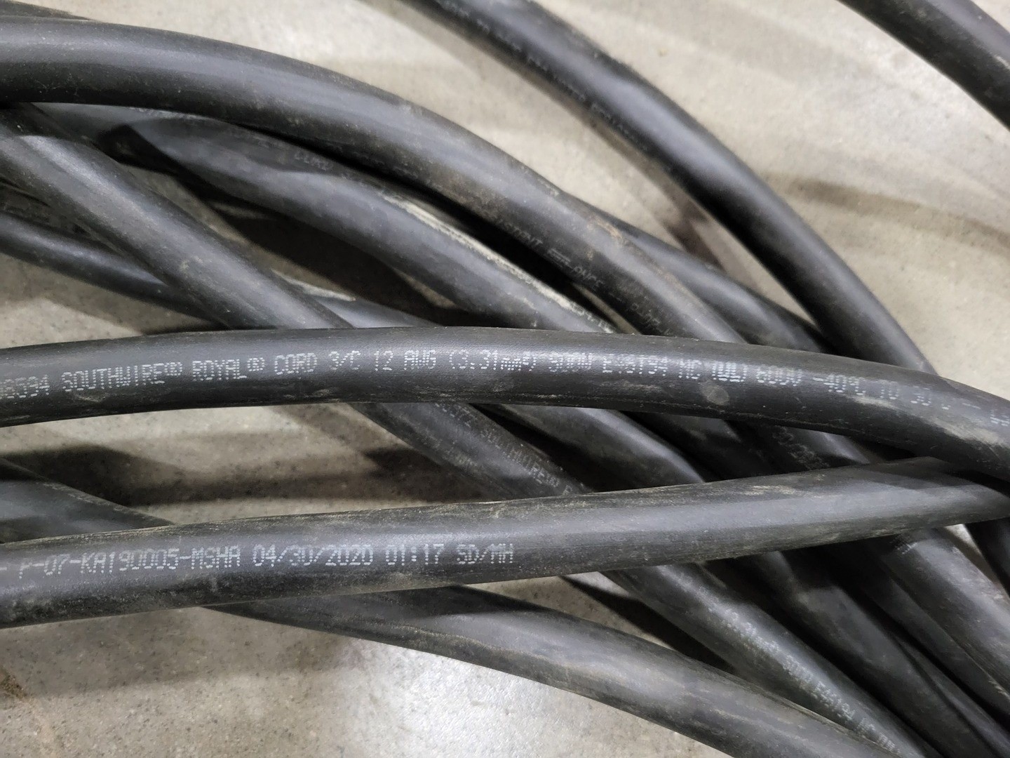 SOUTHWIRE 60 ft SOOW Power Extension Cord 12/3 AWG 15A 125V – Wire & Cable