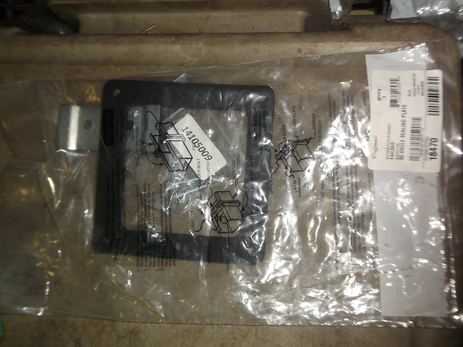 NEW Hoffman F44LSA6 90 Degree Angle Sealing Plate 18470 *FREE SHIPPING*