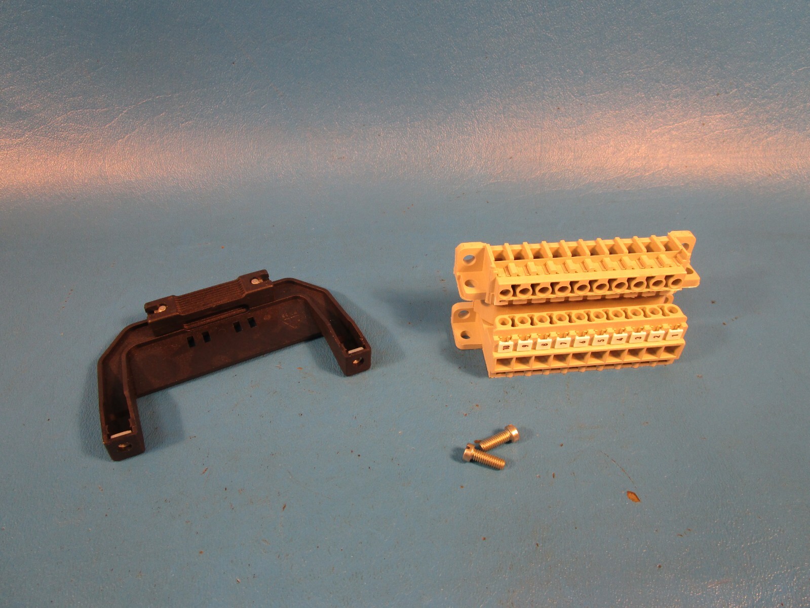 Eaton NZM2-XSVHI, Control Circuit Plug Unit