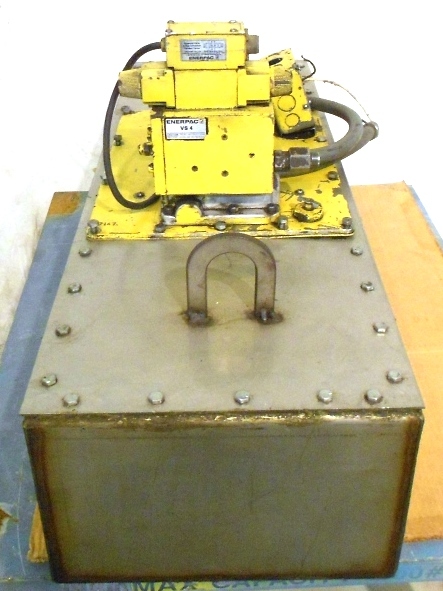 UNKNOWN BRAND SS TANK RESERVOIR APPROX 20 GALLONS, APPROX 40″ X 9 1/4″ X 14 1/4″