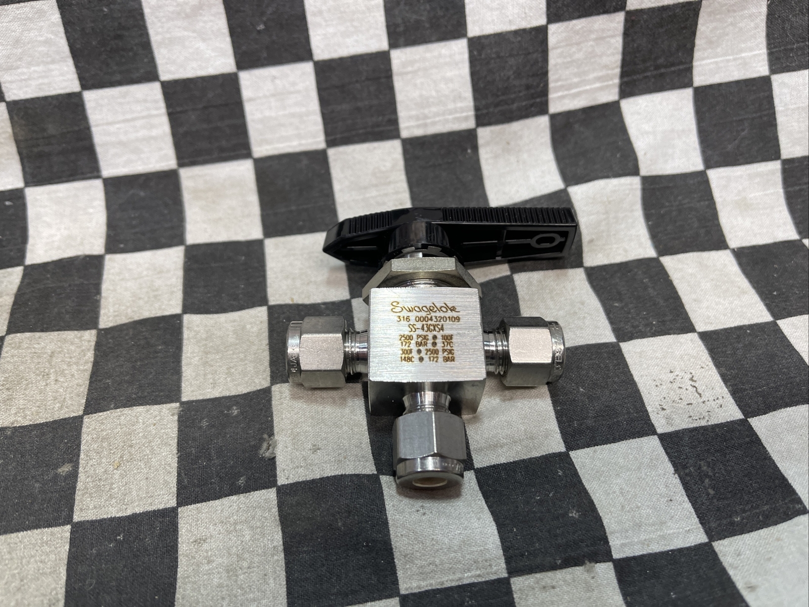 SWAGELOK BALL VALVE SS-41GS2, SS-43GS4, SS-43GXS4, LOT OF 3, SHIPSAMEDAY#1606V32