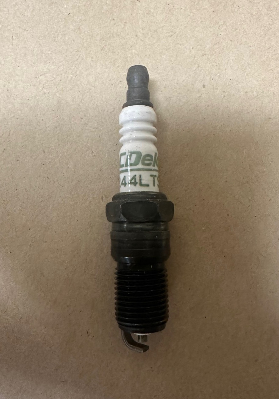 ACDelco R44LTS Spark-Plug Lot of 5 *NEW*