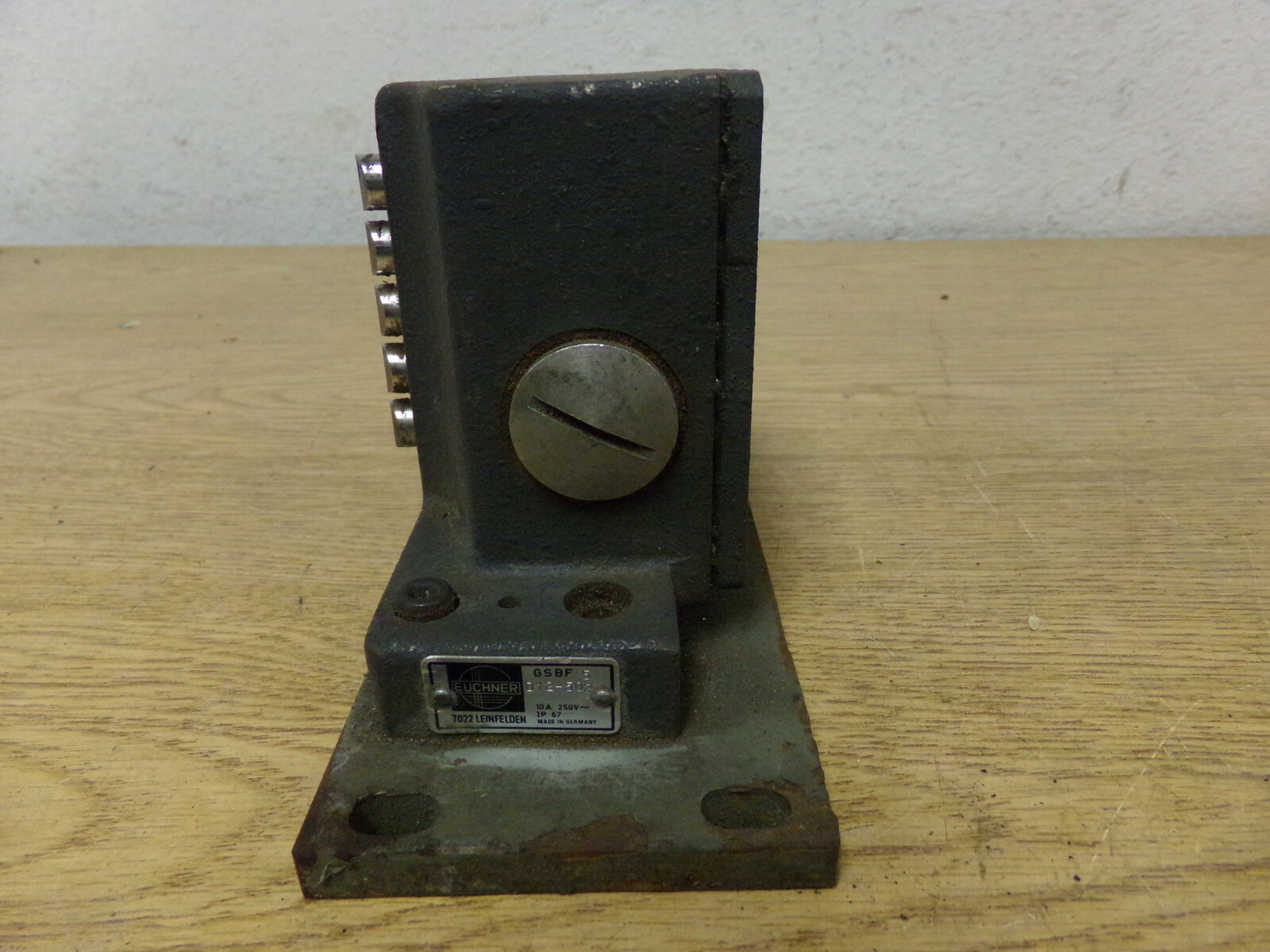 Euchner GSBF 5 D12-502 7022 Leinfelden 10A 25V IP 67 *FREE SHIPPING*