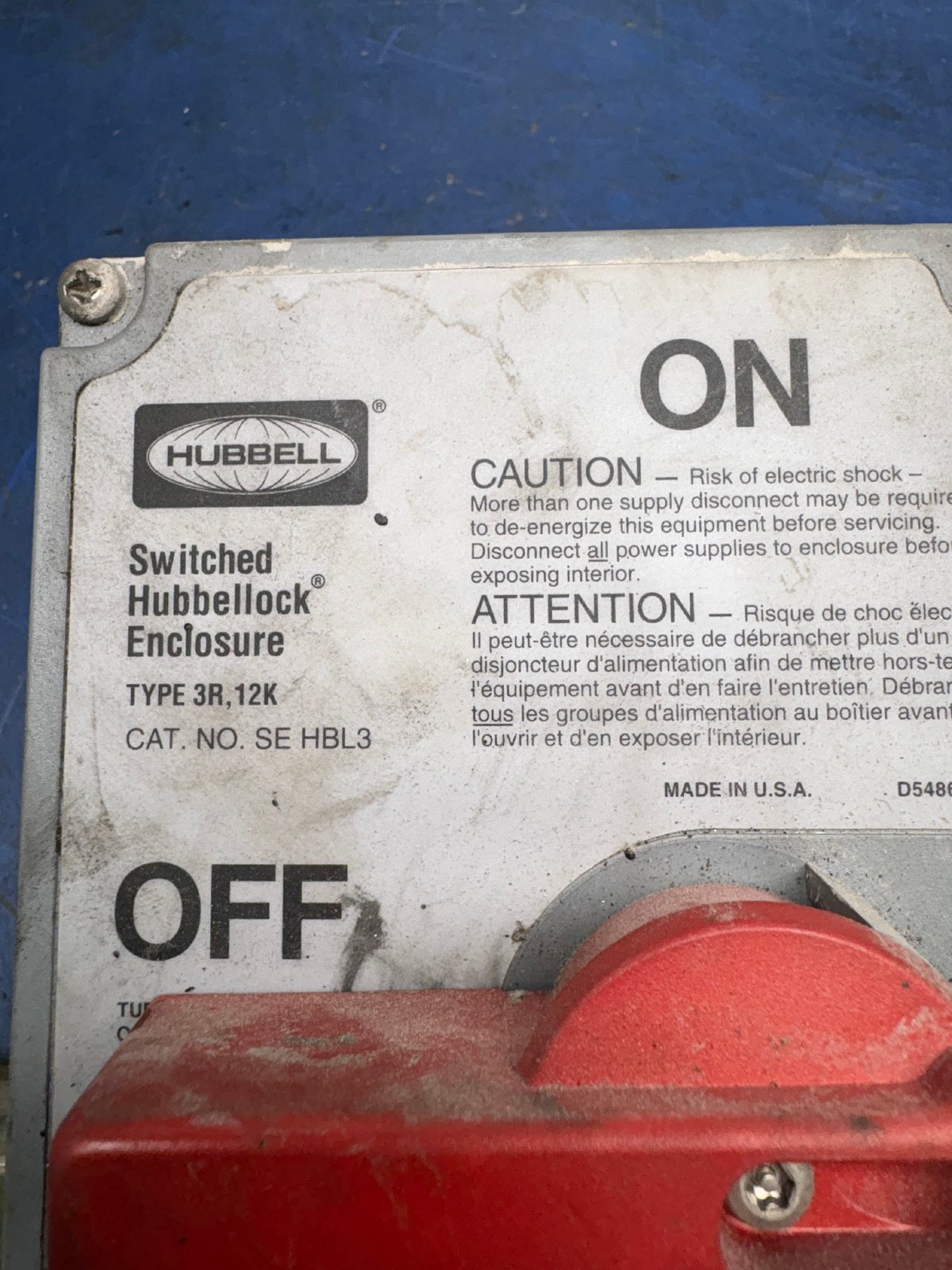 HUBBELL SWITCHED HUBBELLOCK ENCLOSURE TYPE 3R, 12K W/ L18-20 OUTLET
