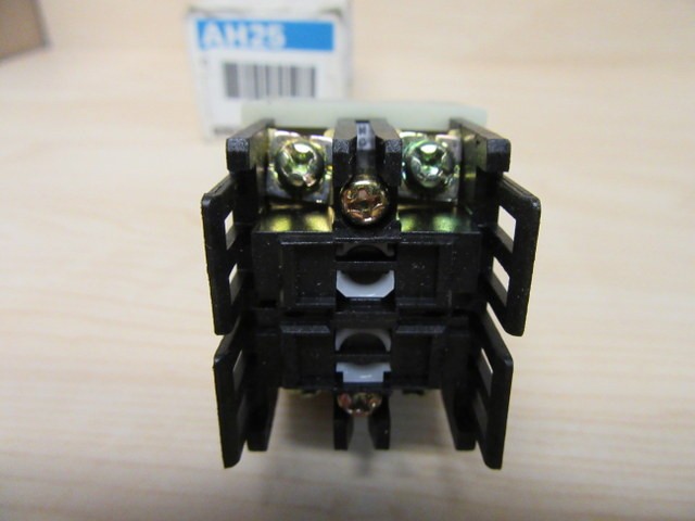 Fuji Electric AH25-S2 Green Push Button AH25S2 W/AHX290 (2)