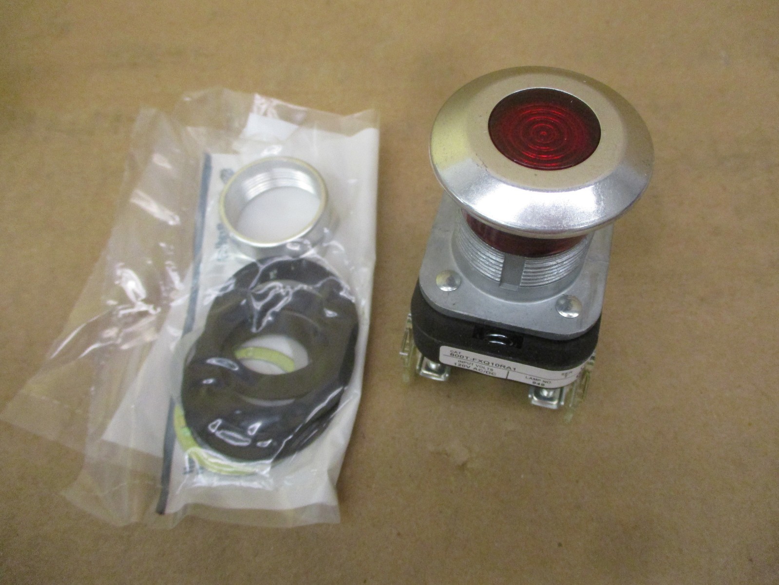 New Open Box Allen-Bradley 800T-FXQ10RA1 2 Position Push Button 52764DN