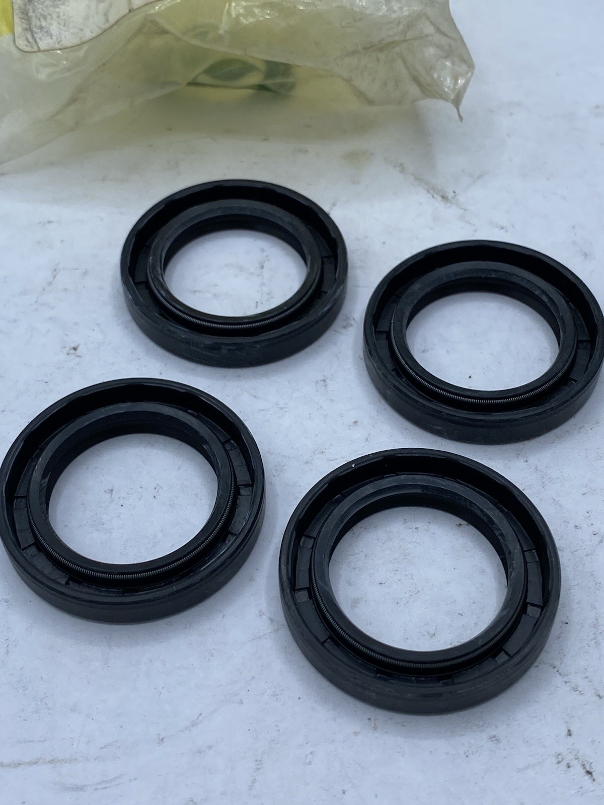 Lot Of 4 FLUIDSEAL Industrial Seal S028042070TC 28.00. 42.00. 7.00.