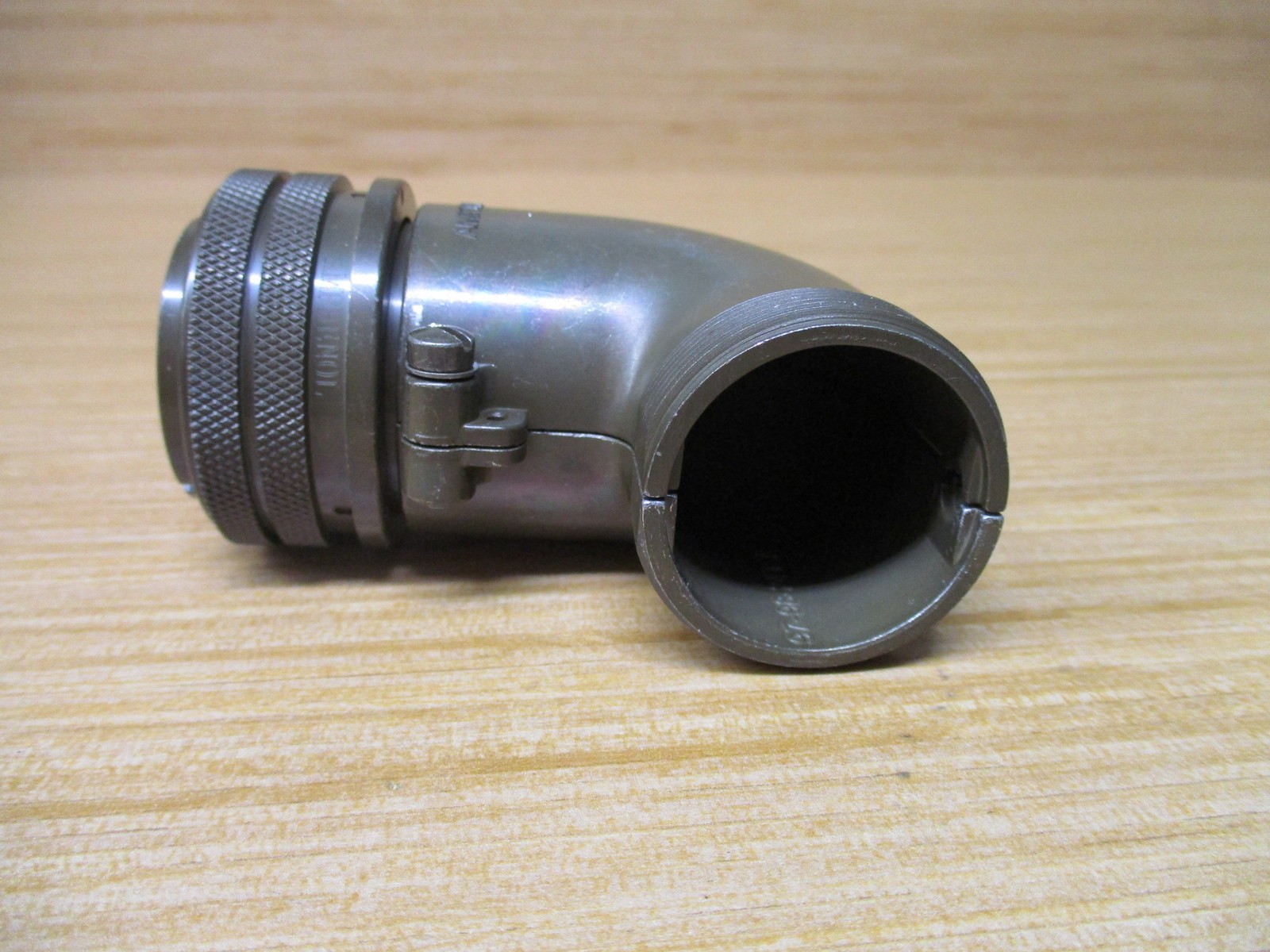 Amphenol 97-31088-24-28S Circular Connector 97310882428S