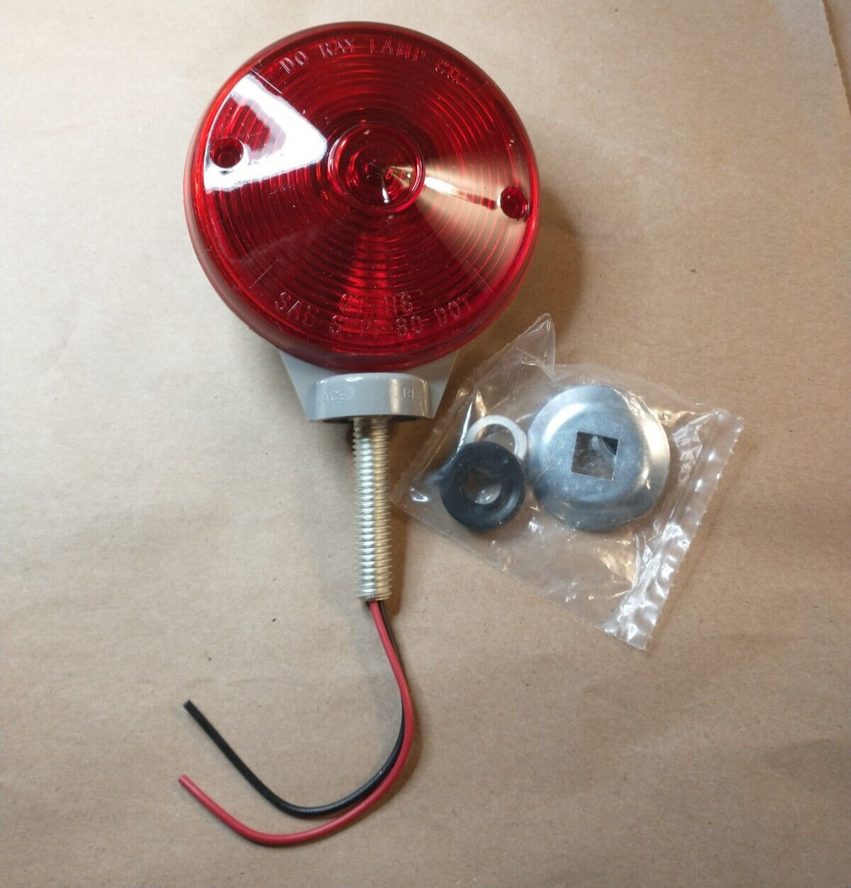Truck Lite 70310R, Terex 420-4969 Red Pedestal Light 1 Bulb Single Face