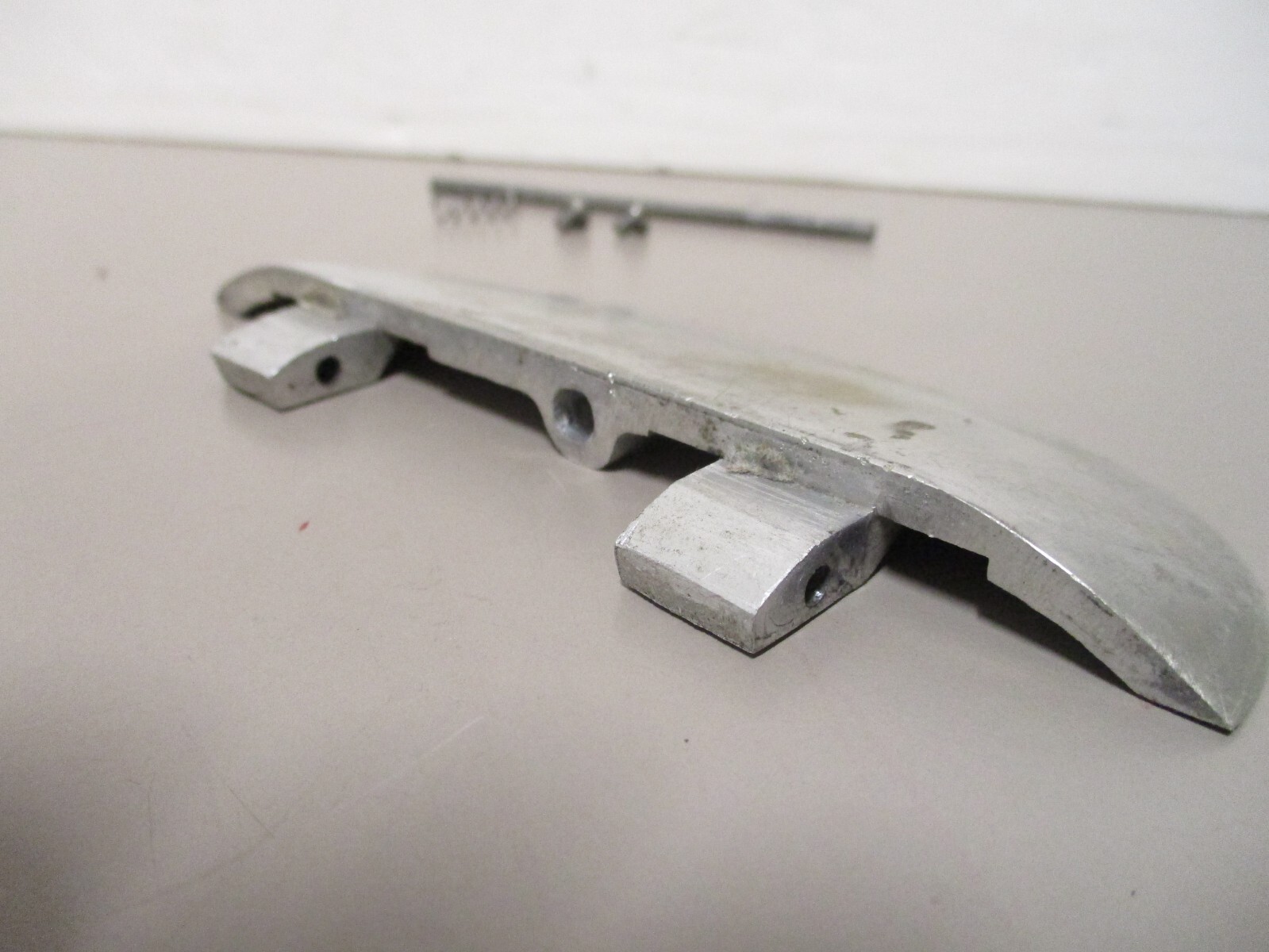 Front Base Feed Flip Foot R3578 for Vintage Wolf Model R Electric Fabric Cutter